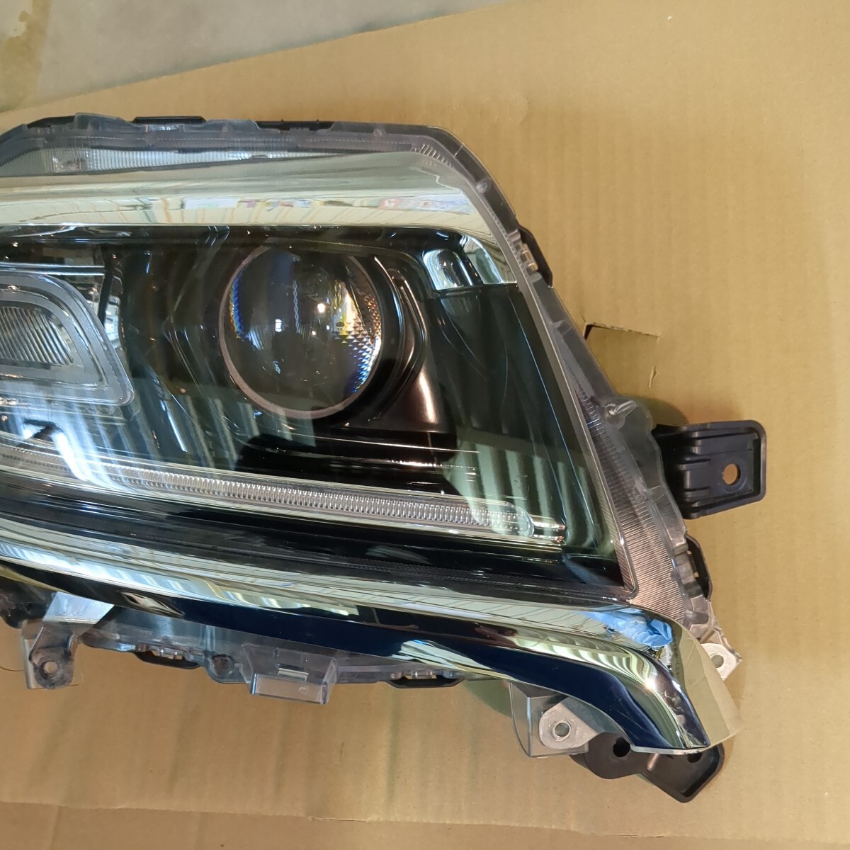  Suzuki Spacia custom right head light MK53S