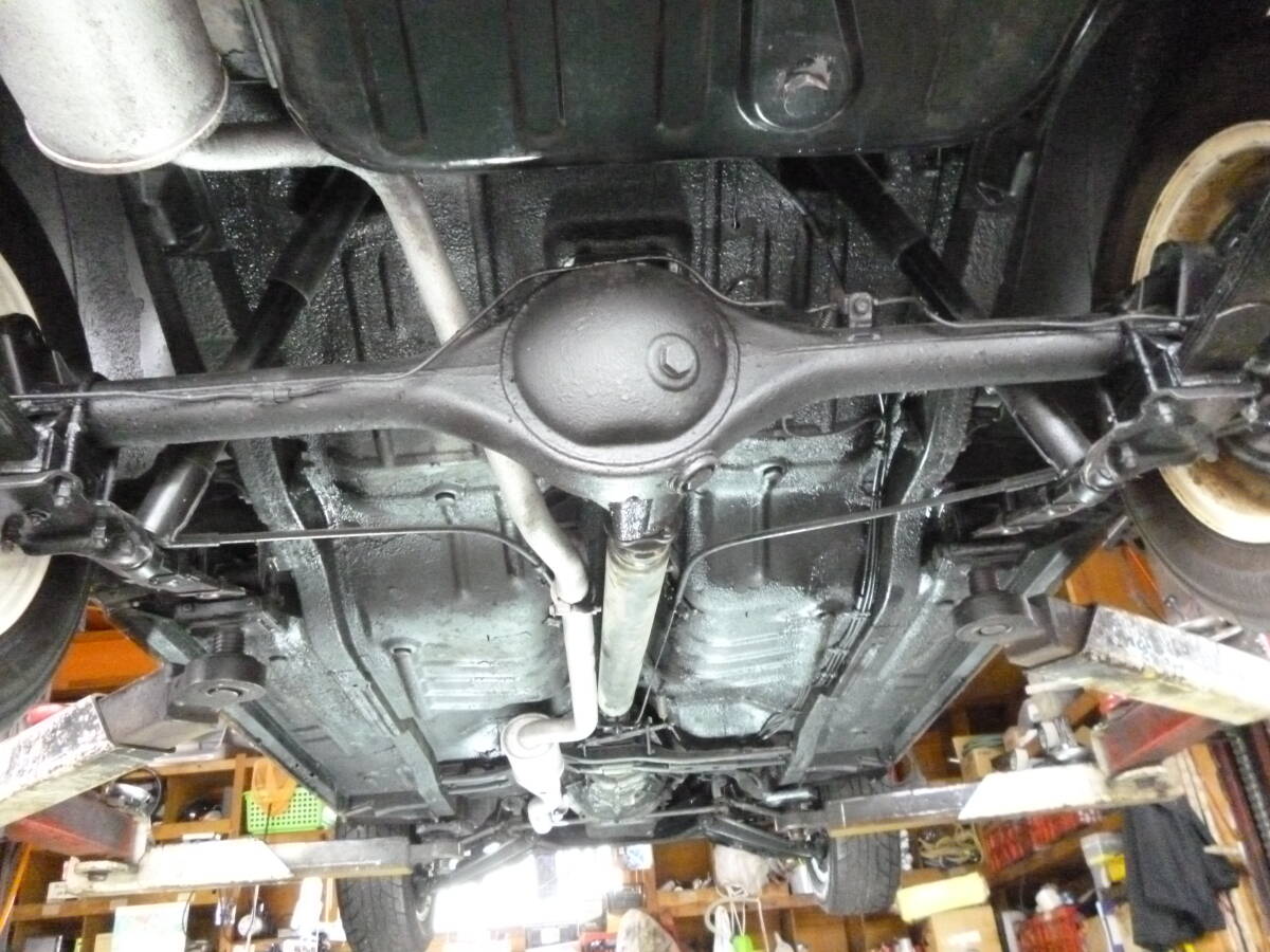 いすゞ１１７クーペ　昭和４９年式　丸目　１８００ｃｃ　ＳＵツインキャブ　マニュアル　クーラー付き　整備必要_画像8
