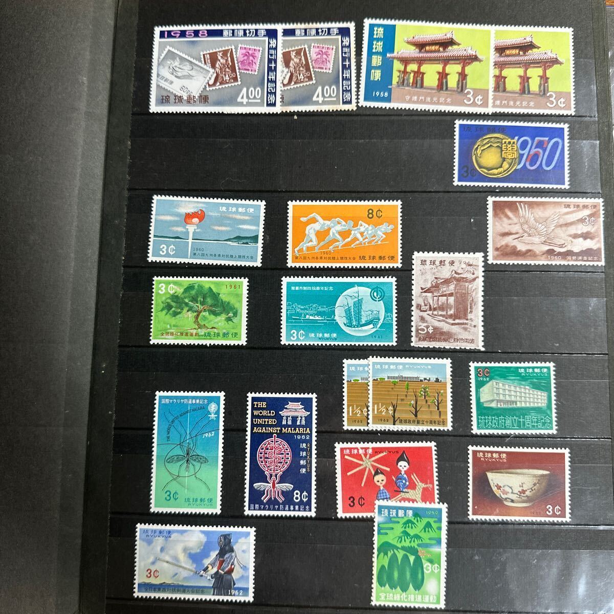 琉球切手 未使用 約304枚まとめ アルバム付きの画像2