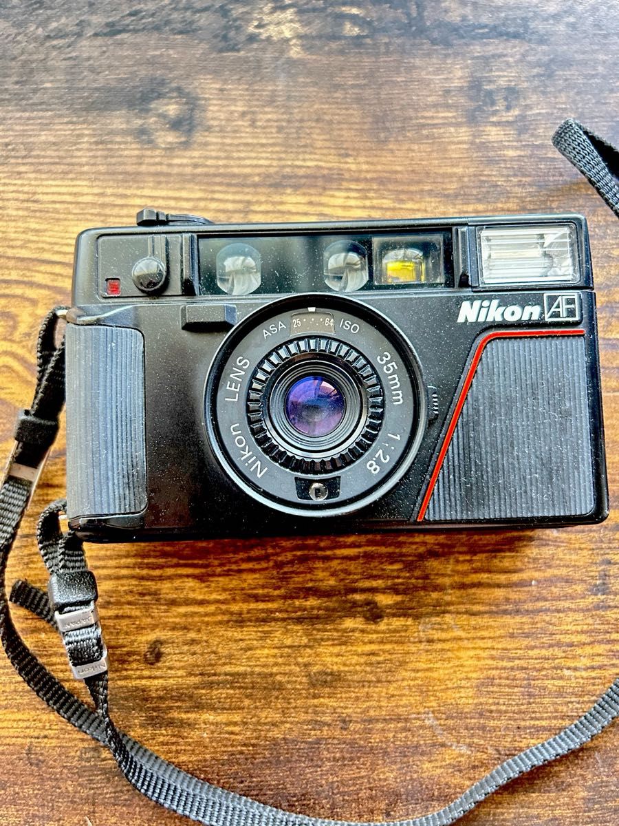 NIKON L35AF コンパクトフィルムカメラ ピカイチ ストラップ付 ブラック ニコン