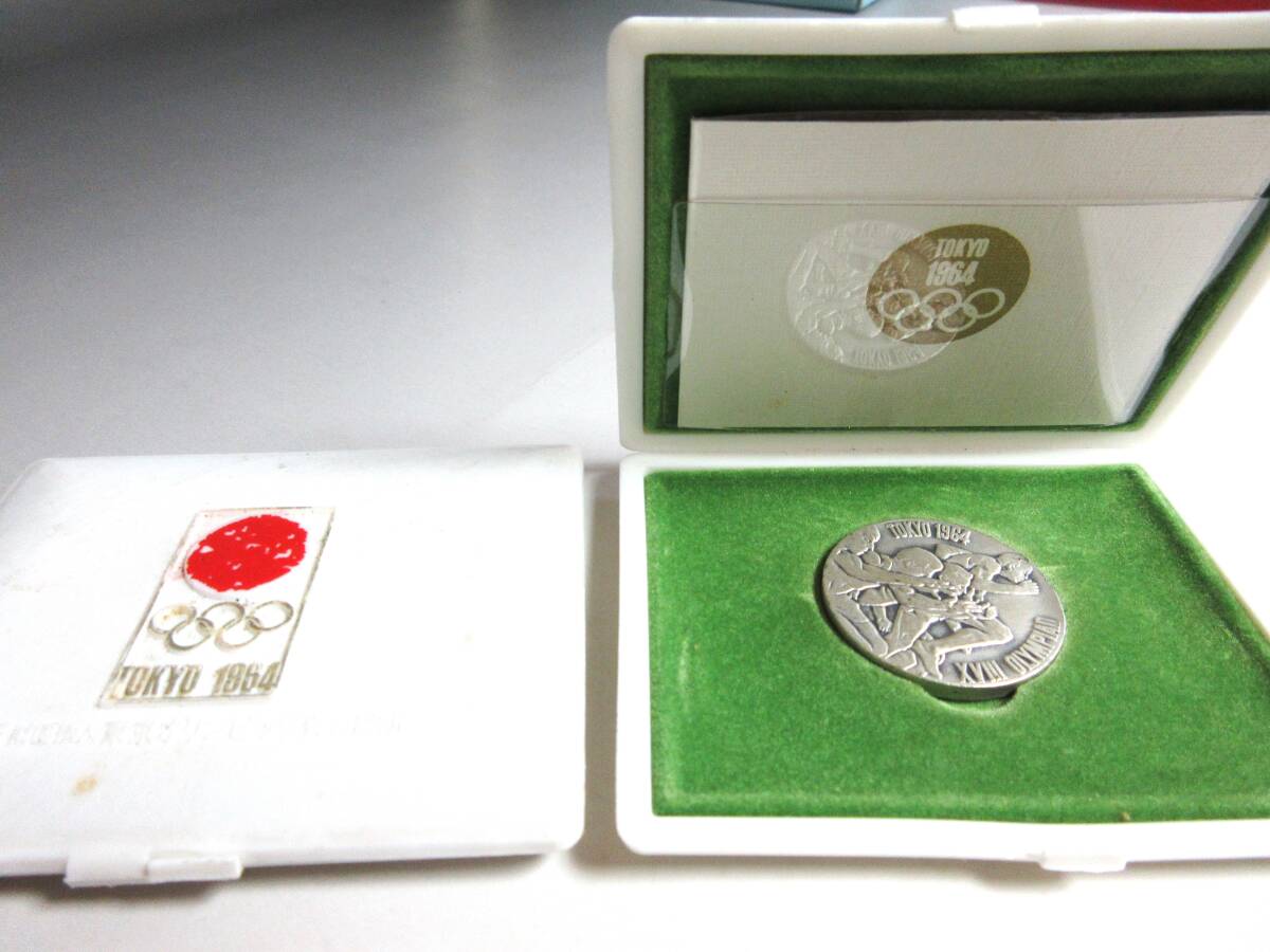 *1964 год Tokyo Olympic [ память медаль ( серебряный * медь )& памятная серебряная монета (100 иен ) итого 4 листов ]*