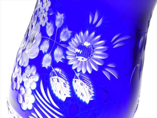 n651 Meissen マイセン クリスタル 高級シリーズ 青被せ グラヴィールカット フラワーブーケ 脚付 大型 ベース 花瓶 飾壷 31.5cmの画像5