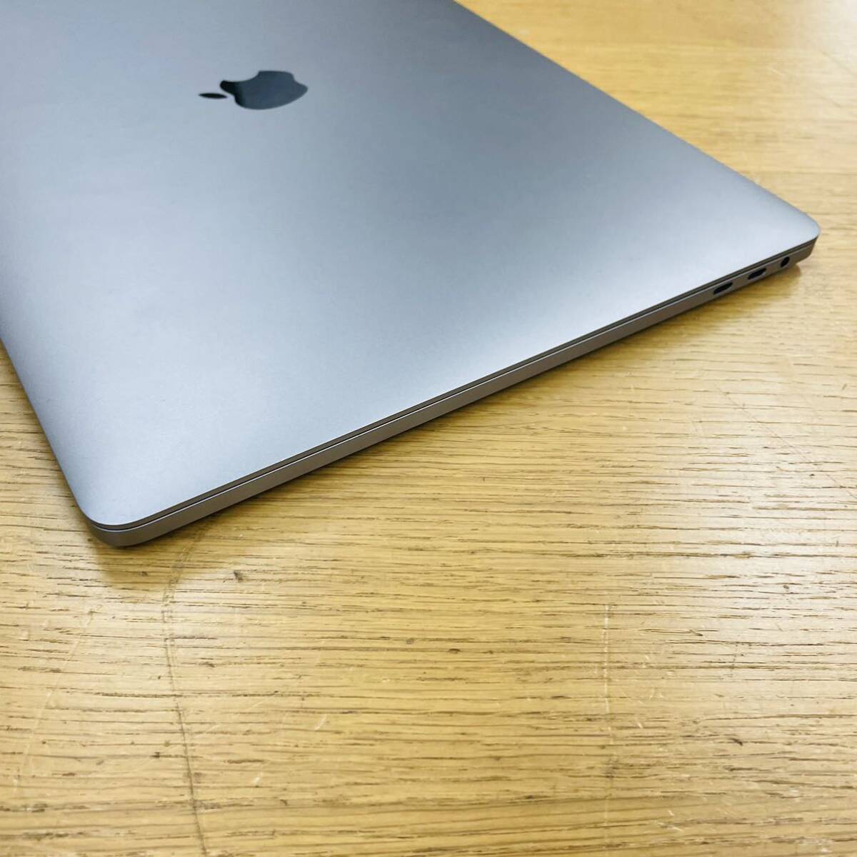 Apple MacBook Pro 15インチ 2019 2,6GHz Core i7 16GB 256GB Radeon Pro 555X 4GB 充放電回数92回 NN1395_画像7