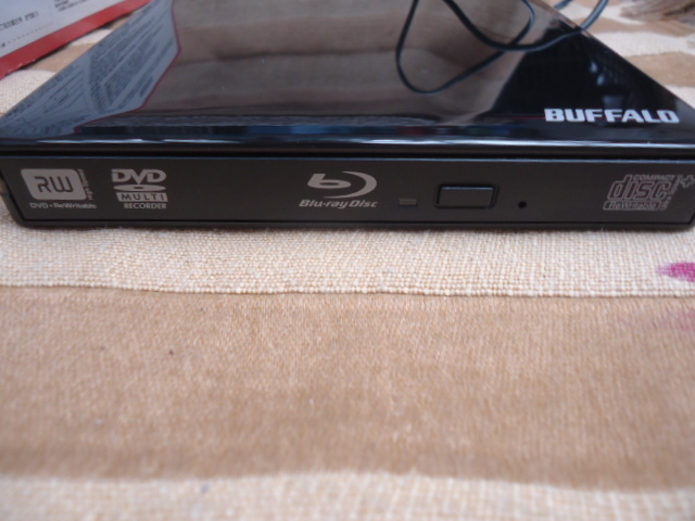 Buffalo　Blu-ray 6X ポータブルブルーレイドライブ　外付け　付属完備　動作品　３D対応_画像5
