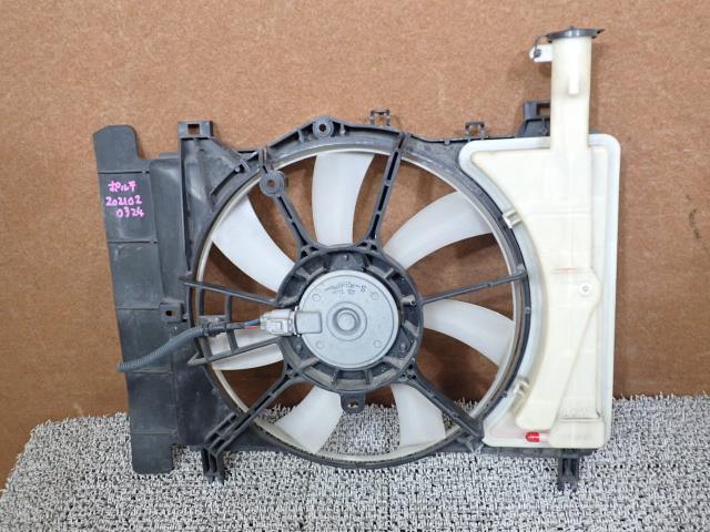 ポルテ DBA-NCP141 電動ファン F 1NZ-FE 4V9 デンソー 168300-7280 16363-28150_画像2