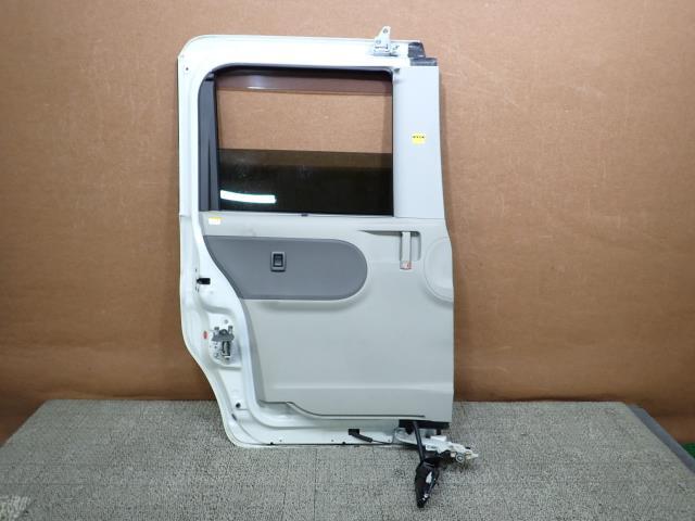 タント DBA-LA600S 左リアドアASSY X SA KF-VE W24 ニホンイタ M31Q8 67004-B2220_画像2