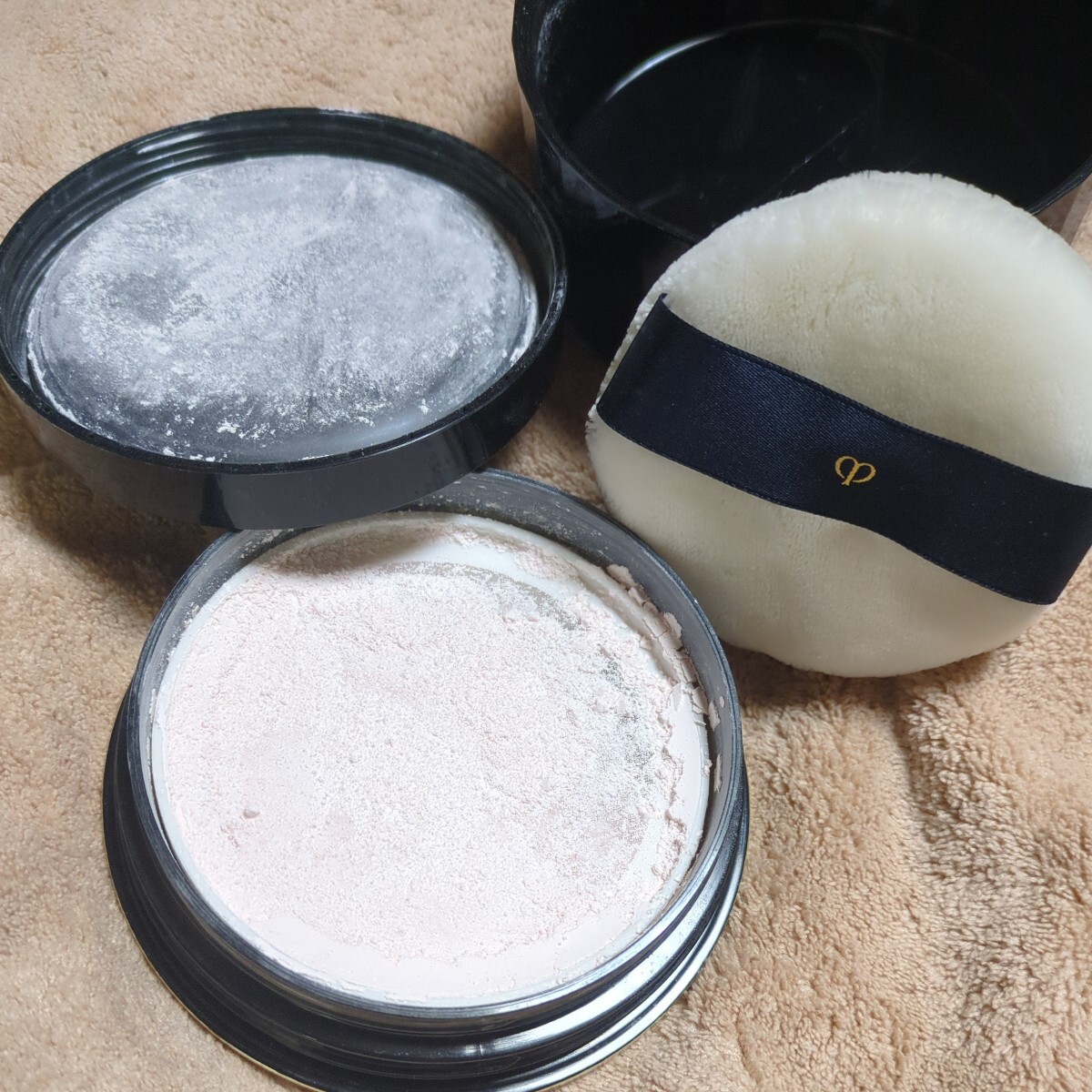 kredo Poe Beaute Shiseido poodle trance pa Ran to face powder powder loose powder 