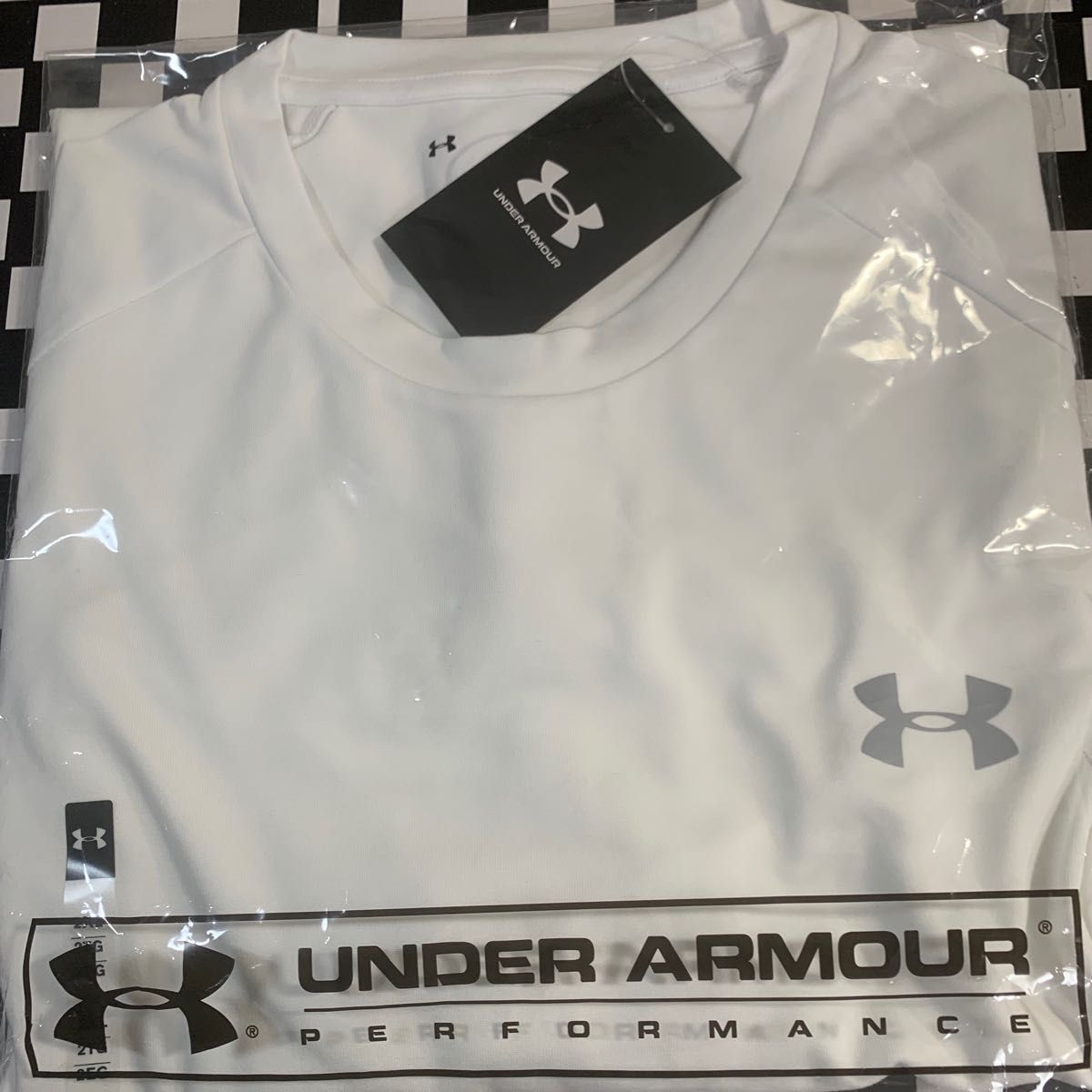 新品未使用　アンダーアーマー　UAテック2.0 ショートスリーブ Tシャツ　ホワイト　XXLサイズ　UNDER ARMOUR