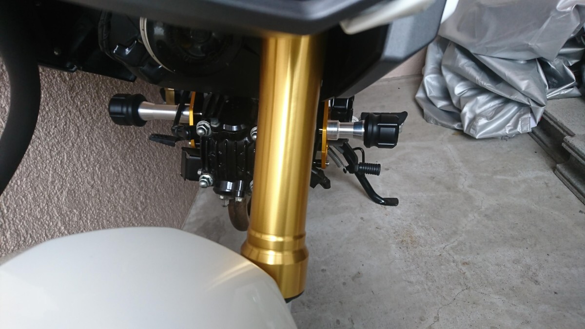 エンジンスライダー バイクパーツ ホンダGROM MSX125用 左右セット (ゴールド) 美品の画像4