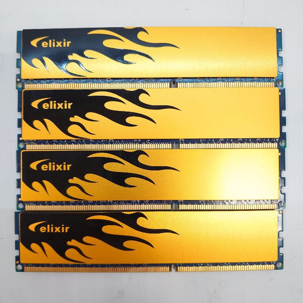 1円 PC堂1 CFD Elixir W3U1600HQ-4G M2X4G64CB8HG9N-DG 4GB 4枚 DDR3 1600MHz ヒートシンク MW00242_画像1