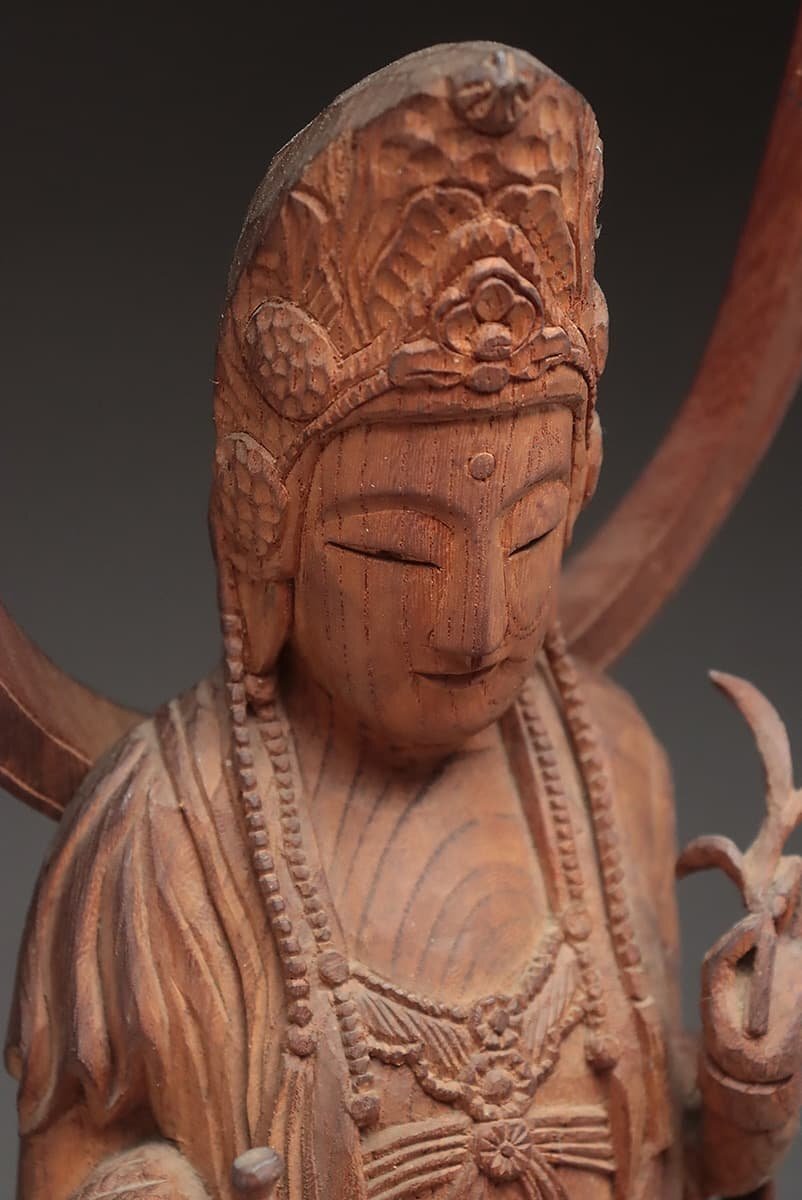 UT822 [ Sato shiun work ( white .)] large tree carving [.... sound bodhisattva image ] height 63.2cm -ply 3kg also box .* Buddhist image . image Buddhism fine art 