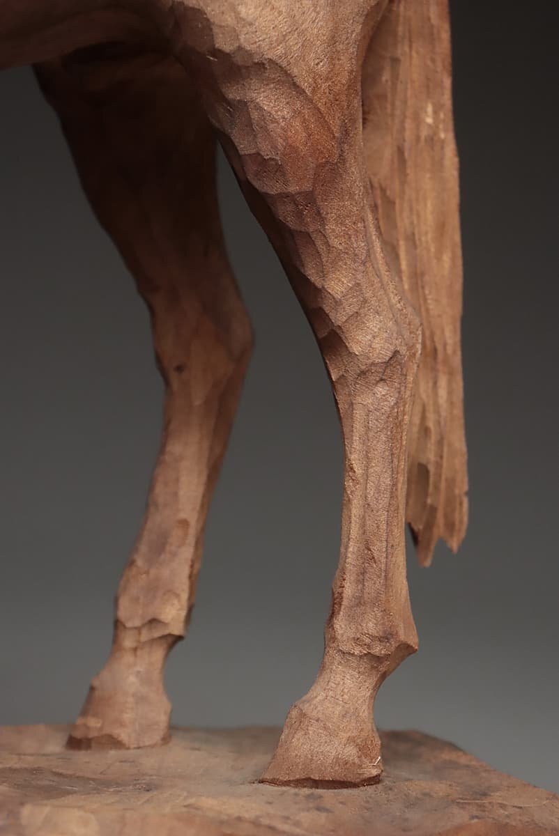 UT803 時代 一刀彫 木彫「静馬」置物 幅36.5cm 重1.2kg・「うま・ウマ・干支午」_商品詳細もご覧ください