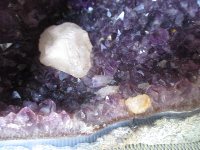 《和》 アメジスドーム  原石 鉱物 色石 ストーン ドーム型  天然石 重量約12Kg  置物 インテリアの画像5