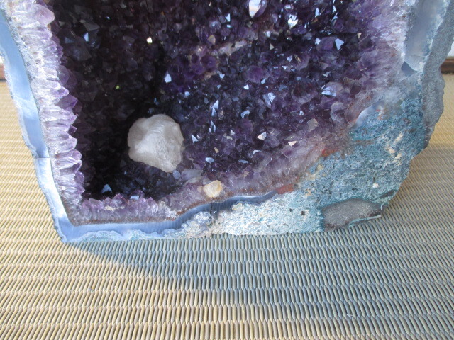 《和》 アメジスドーム  原石 鉱物 色石 ストーン ドーム型  天然石 重量約12Kg  置物 インテリアの画像2