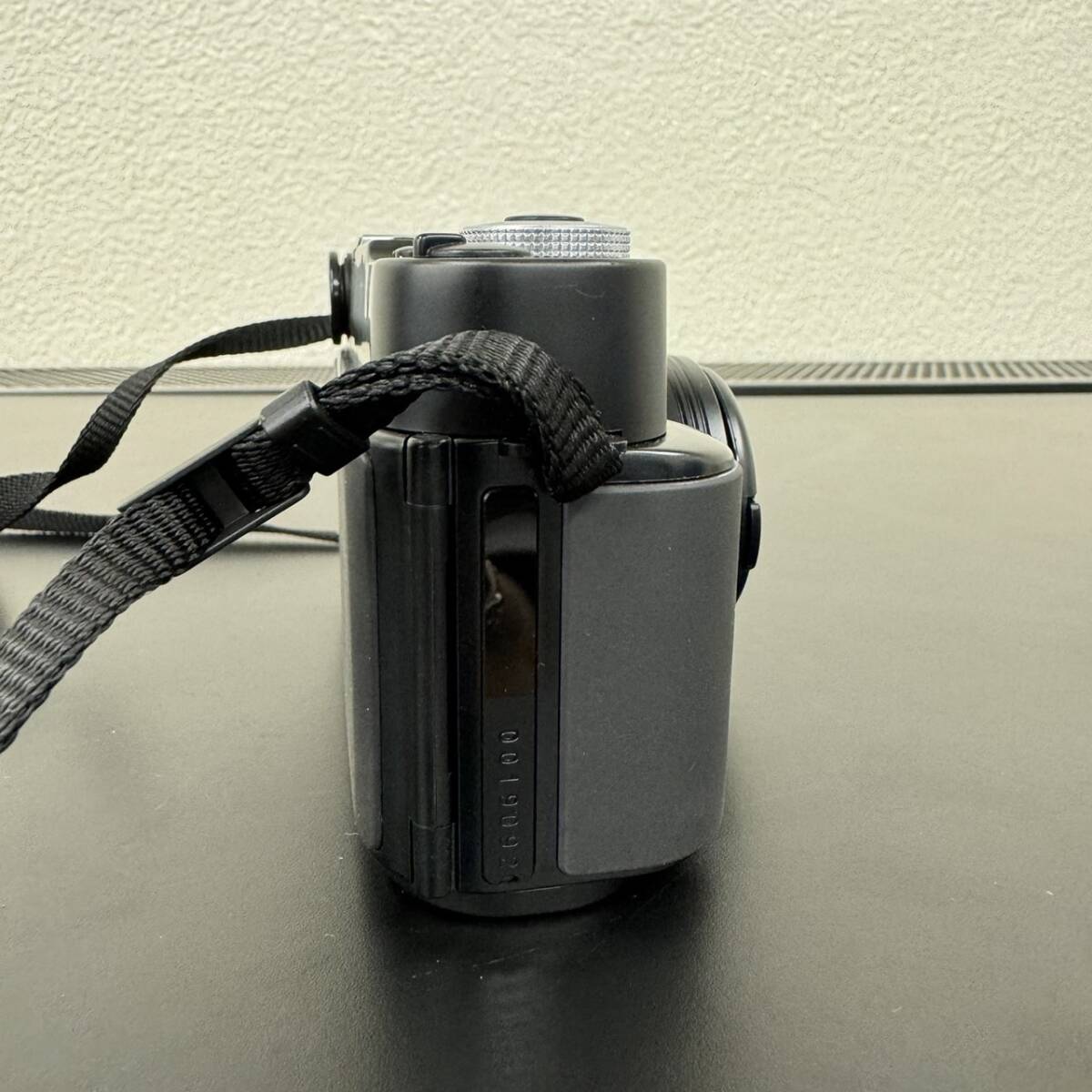 1 иен старт [ работоспособность не проверялась ]Konica Konica HEXAR шести- -35mm F2.0 пленочный фотоаппарат черный б/у 