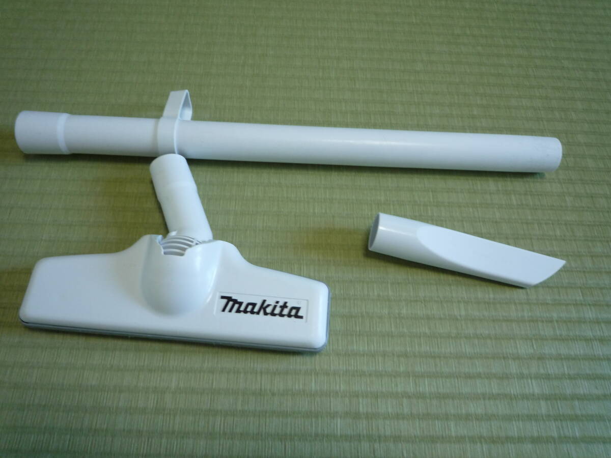 マキタ Makita 18V充電式クリーナー CL182FD  充電器＆バッテリー付 中古動作品の画像8