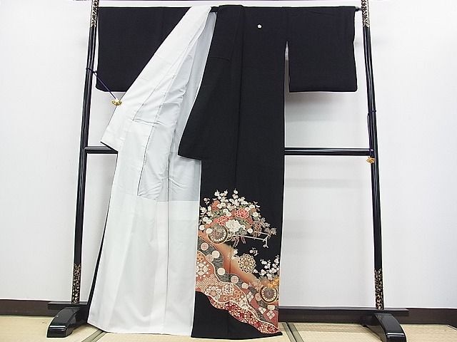 平和屋2■豪華黒留袖　駒刺繍　花車文　暈し染め　銀彩　逸品　DAAC7863ud_画像2