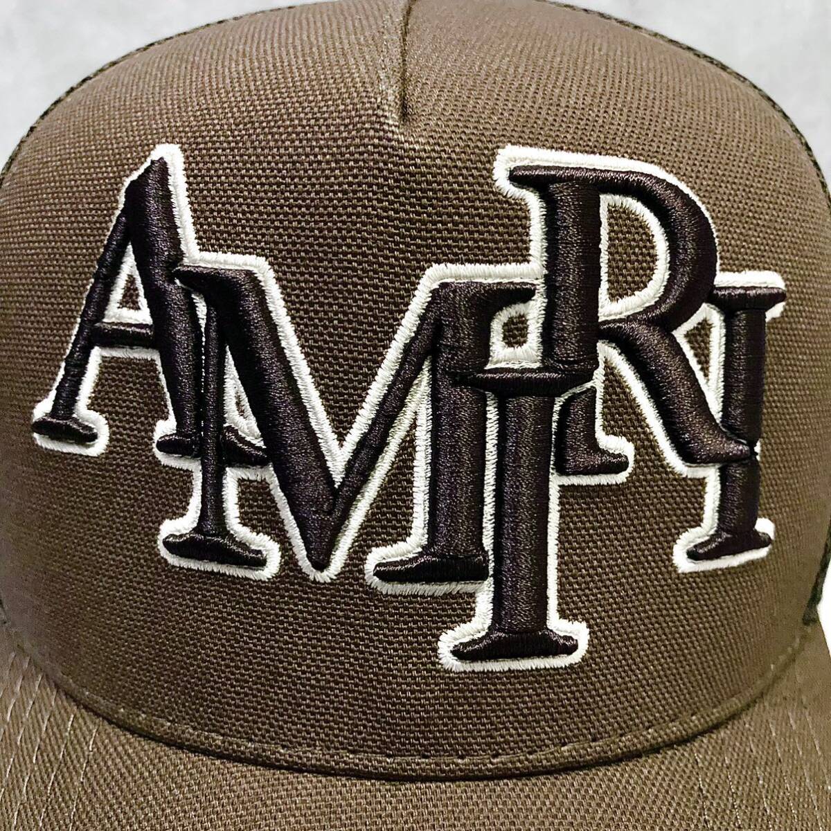 新品正規品 定価6 6万円 AMIRI 24SS STAGGERED LOGO TRUCKER HAT 新品正規品 定価6 6万円 AMIRI 24SS STAGGERED LOGO TRUCKER HAT