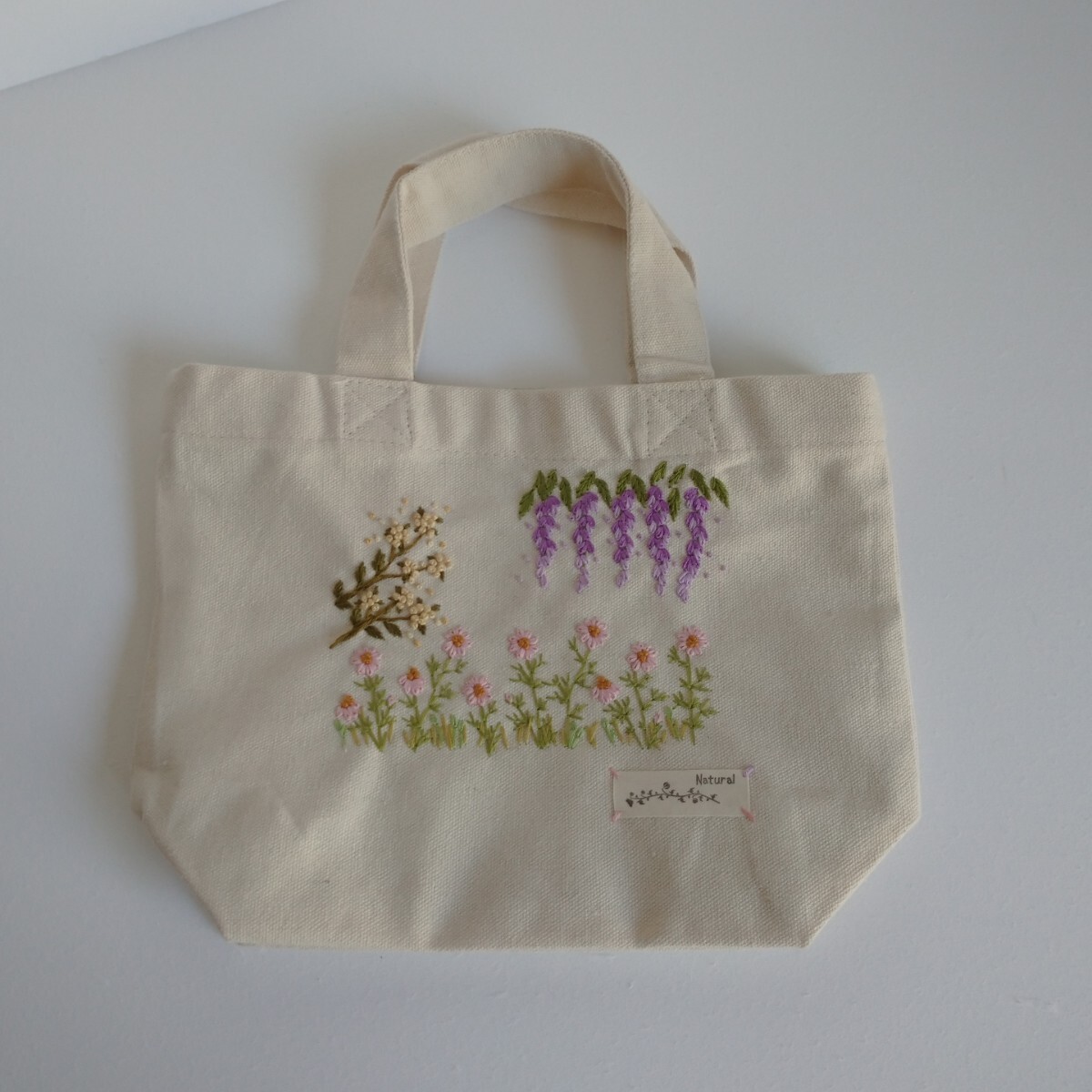  hand embroidery hand made .. flower bag tote bag wistaria. flower Margaret 
