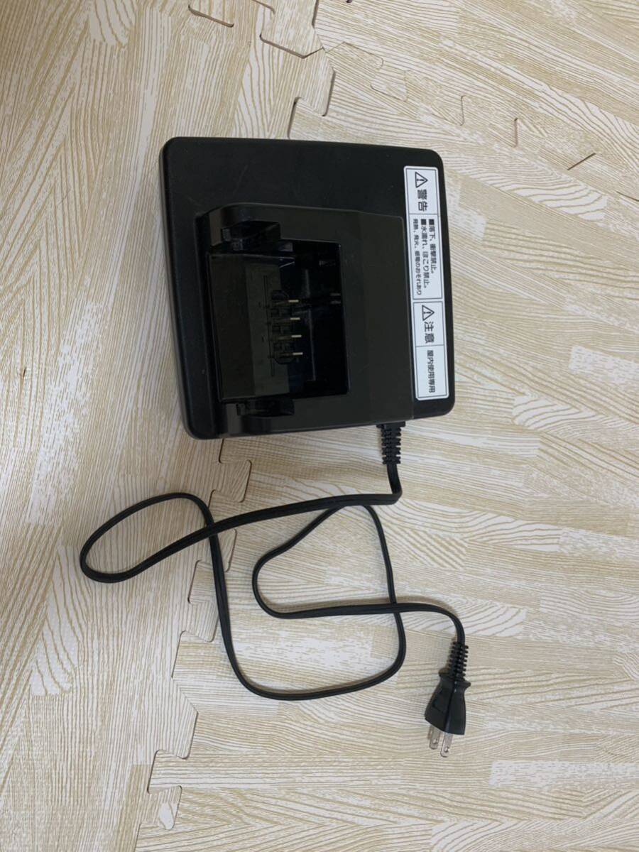 Panasonic 電動自転車用充電器 NKJ075Z1 中古_画像1