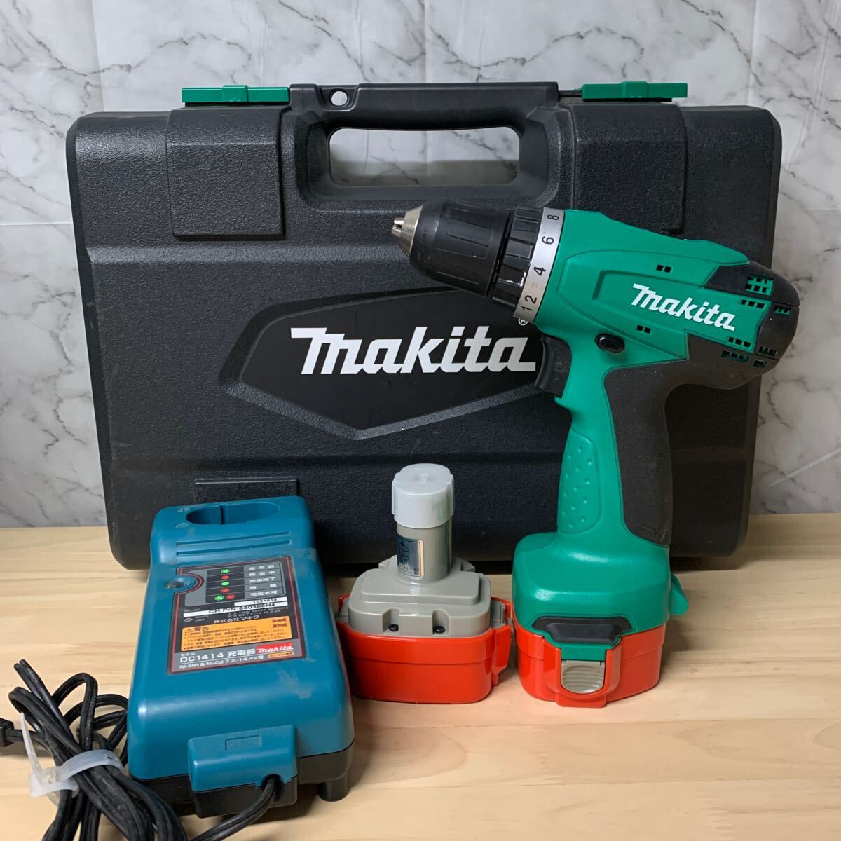 マキタ makita 充電式インパクトドライバ M 655D 充電器 バッテリー 充電器付 電動工具_画像1