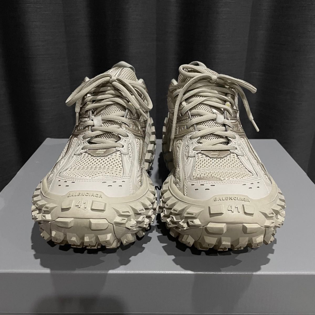 BALENCIAGA BOUNCER 41 ベージュ レシート付き 直営店購入 BALENCIAGA BOUNCER 41 ベージュ レシート付き 直営店購入