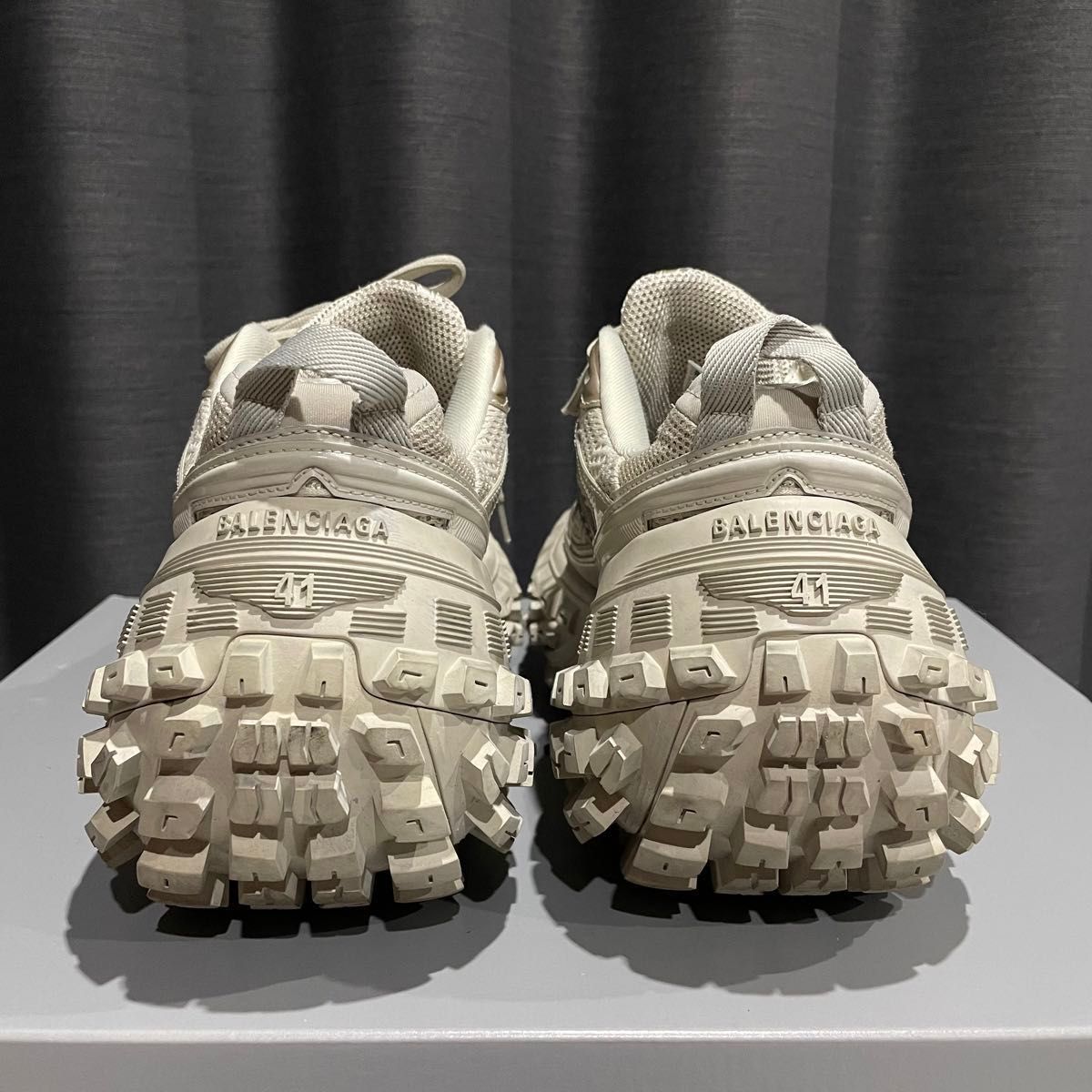 BALENCIAGA BOUNCER 41 ベージュ レシート付き 直営店購入 BALENCIAGA BOUNCER 41 ベージュ レシート付き 直営店購入