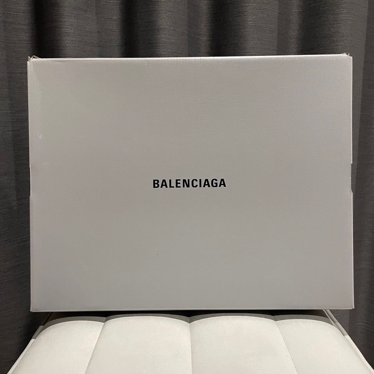 BALENCIAGA BOUNCER 41 ベージュ レシート付き 直営店購入 BALENCIAGA BOUNCER 41 ベージュ レシート付き 直営店購入