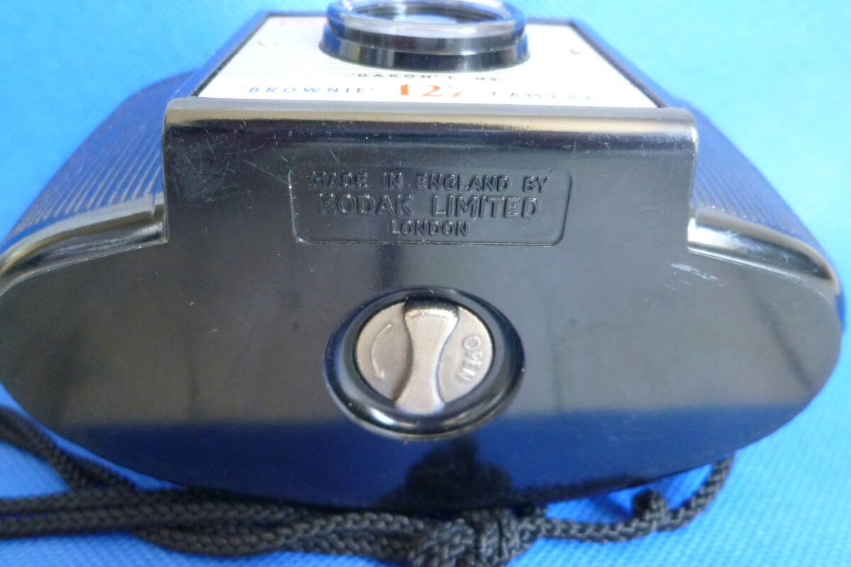 希少 1960年代英国製アンティークキャメラ コダック HOLIDAY CAMERA Brownie ホリデー カメラ ブラウニー 入手困難品 レトロ イングランド_画像7