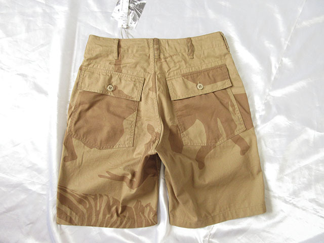 エンジニアードガーメンツ★2022ssモデル★≪税込定価31,900円≫ ★ Fatigue Short - Animal Print Cotton Flat Twill/Khaki【XS】_画像2