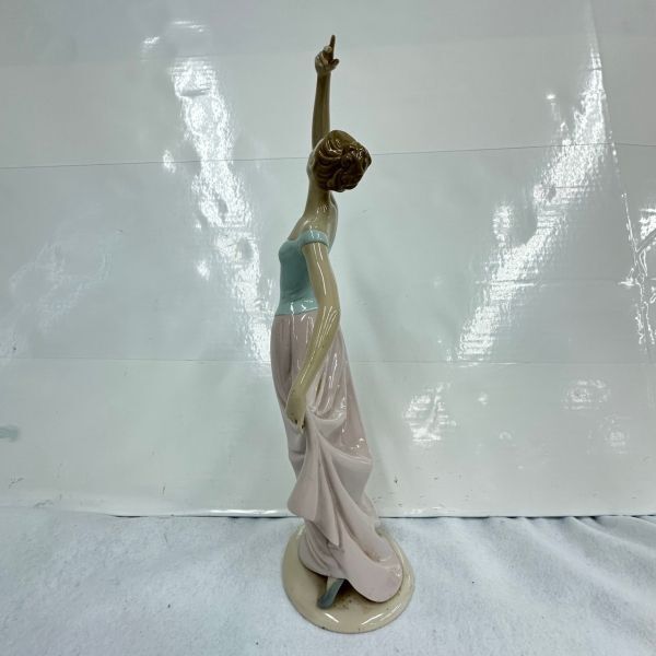 I446-O49-61 LLADRO リヤドロ NAO ナオ 1204 踊り終えて The Dance is Over フィギュリン 陶器 人形 女性 置物 オブジェ ①_画像4