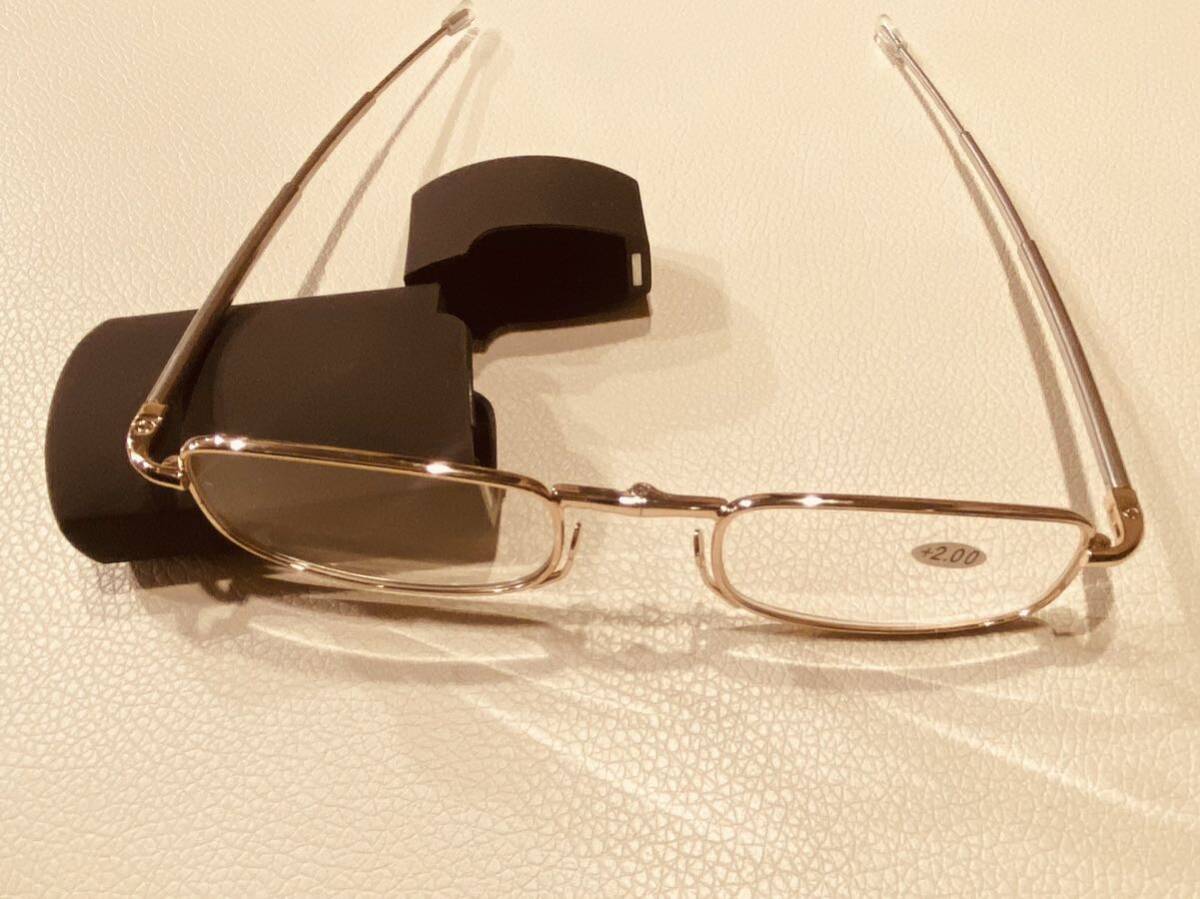 リーディンググラス シニア　拡大鏡　老眼鏡　折りたたみ　携帯用　ケース入り　小さい　男女兼用_画像4