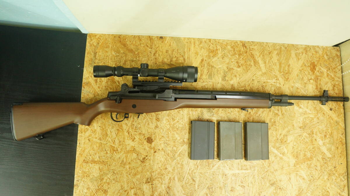 東京マルイ M14 スコープ付き 電動ガン 中古品 傷、汚れ有 予備マガジン2個付きの画像2