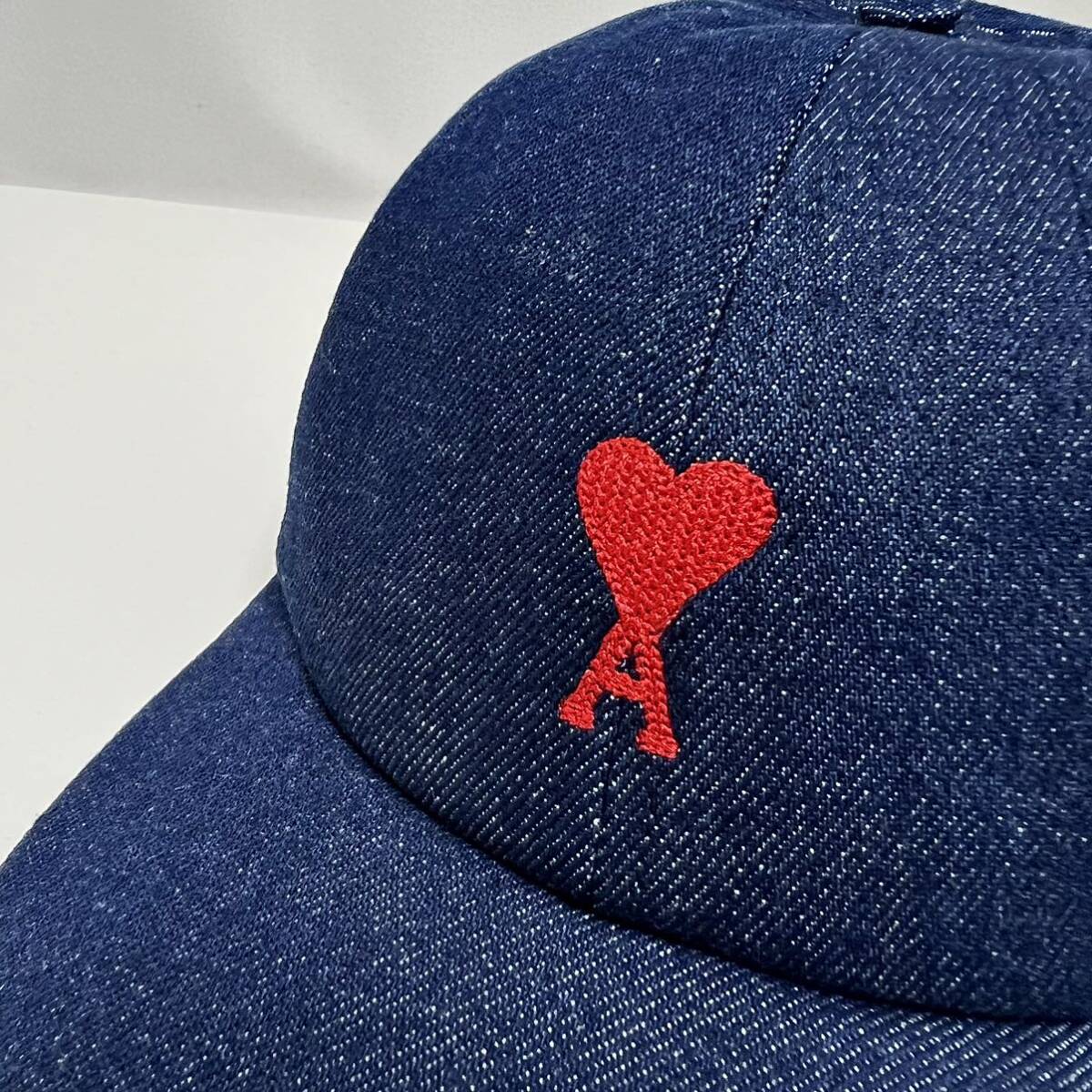 新品 AMI PARIS エンブロイダリー デニム キャップ ハート ロゴ 新品 AMI PARIS エンブロイダリー デニム キャップ ハート ロゴ