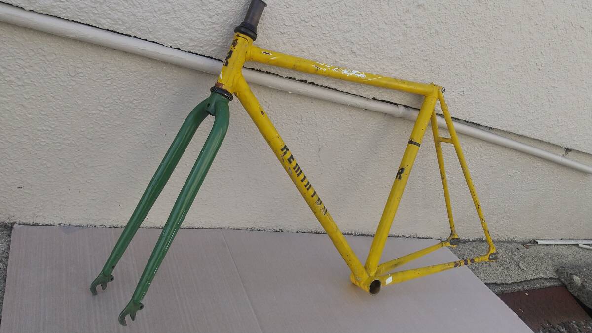 REMINTON NJS * dent, scratch etc. conspicuous therefore Junk. frame + Fork re Minton 700C