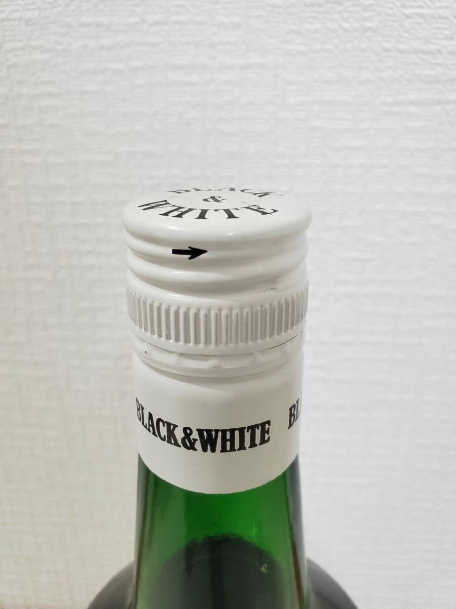BLACK＆WHITE BUCHANANS CHOICE OLD SCOTCH WHISKY スコッチウイスキー 内容量表記無し重量約1211g 未開栓 長期保管 の画像5