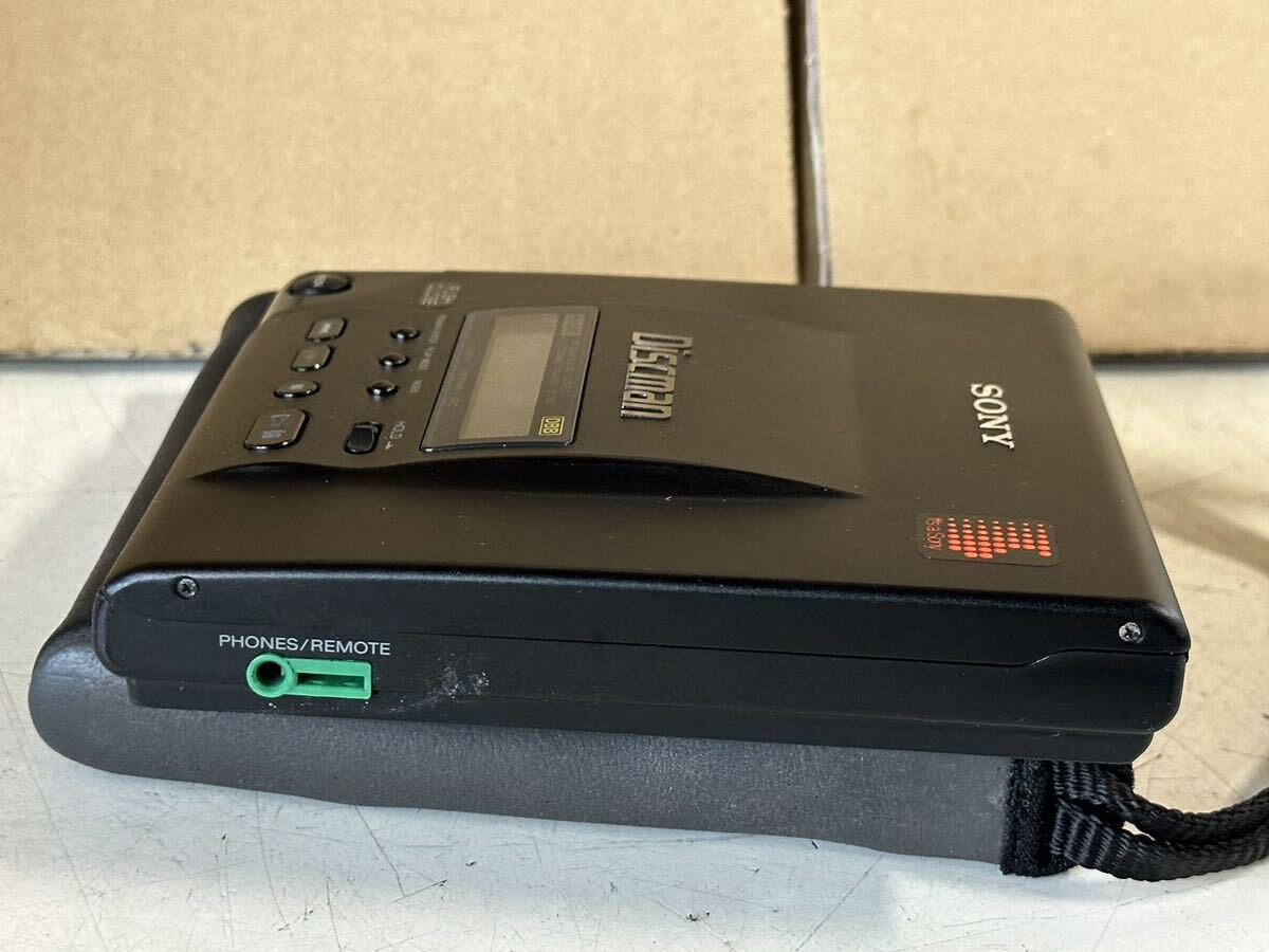 SONY D-303 Sony CD плеер электризация / Junk 
