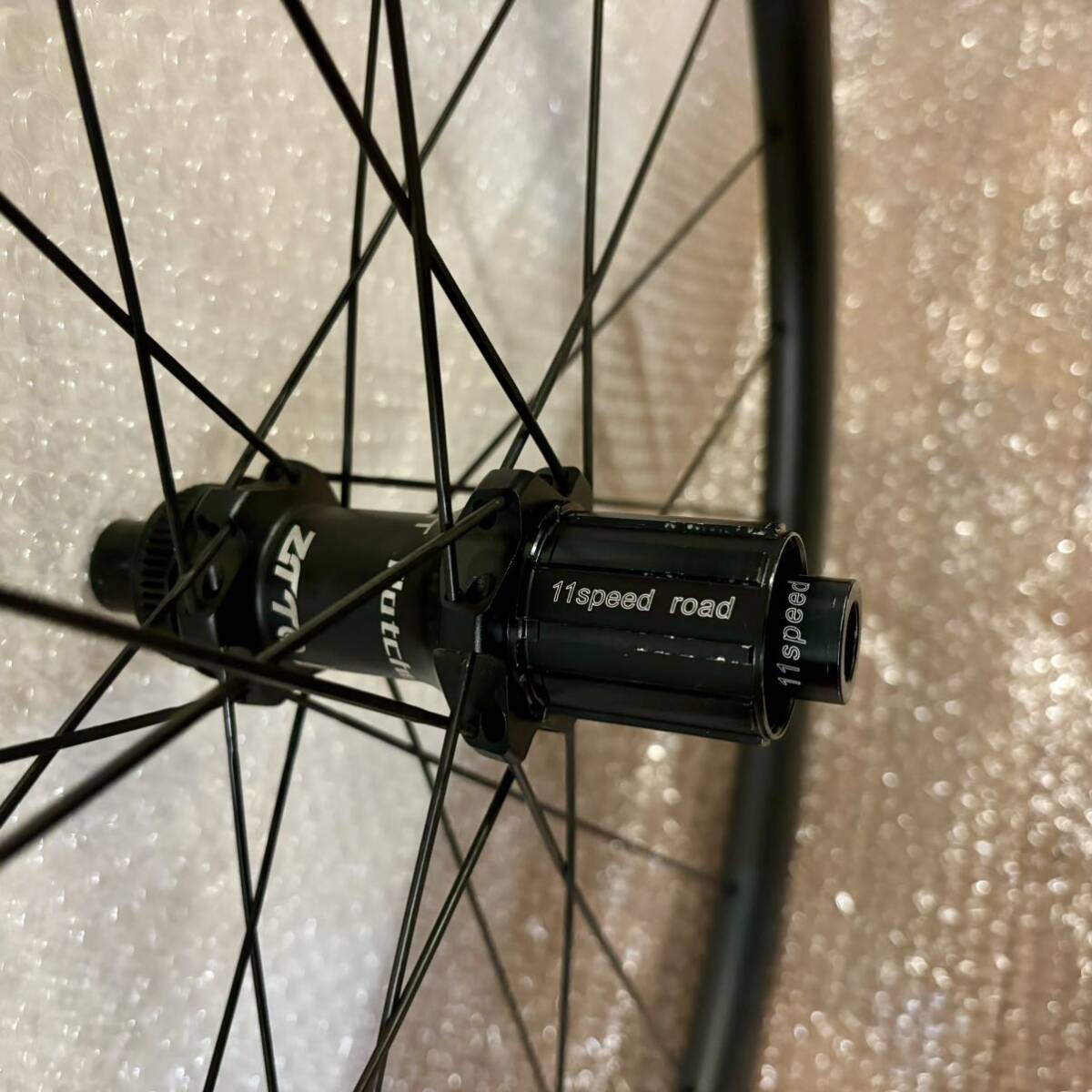 カーボン ディスクブレーキ ホイール フックレス チューブレス ロードバイク 700C 超軽量 TLR センターロック DISC ZIPP SHIMANO シマノ_画像3