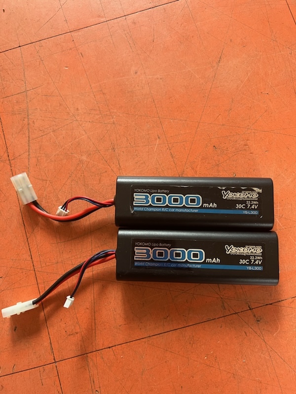 YOKOMO Lipo 30C 7.4V 3000mAh ストレートパック バッテリー YB-L300C　2本_画像1
