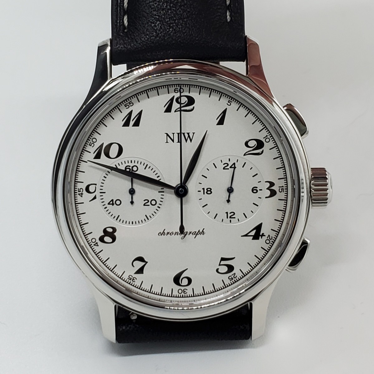 新品 NIW クロノグラフ ホワイト 白 クラシックタイプ メンズ腕時計 セイコー VK64 メカクォーツ の画像1