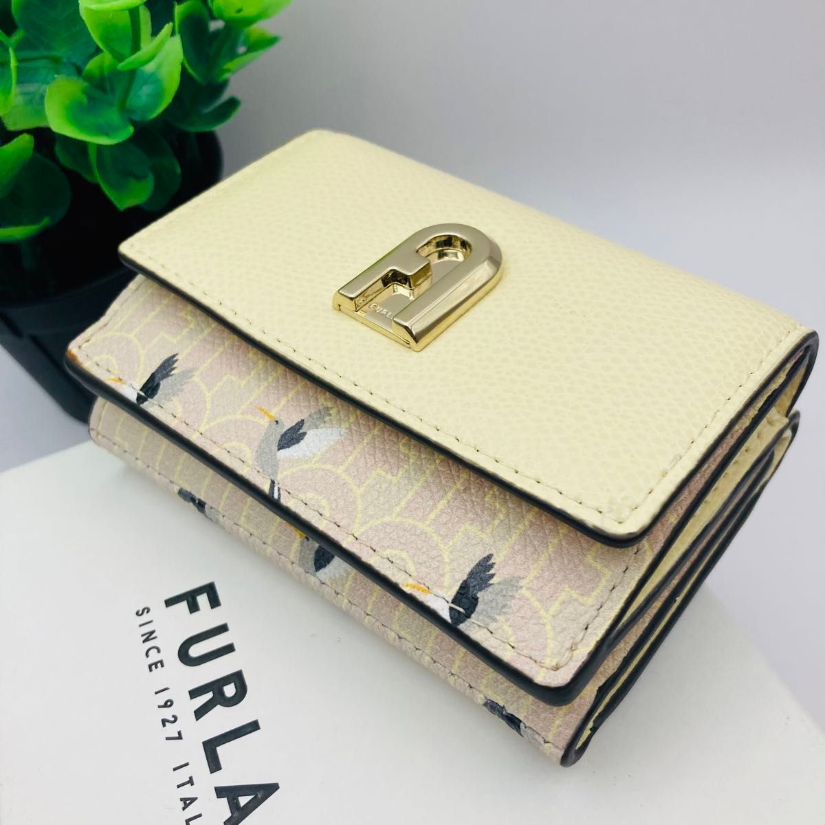 新品未使用品! フルラ　FURLA ミニ財布　三つ折り財布　フルラ　バイカラー　希少　廃盤