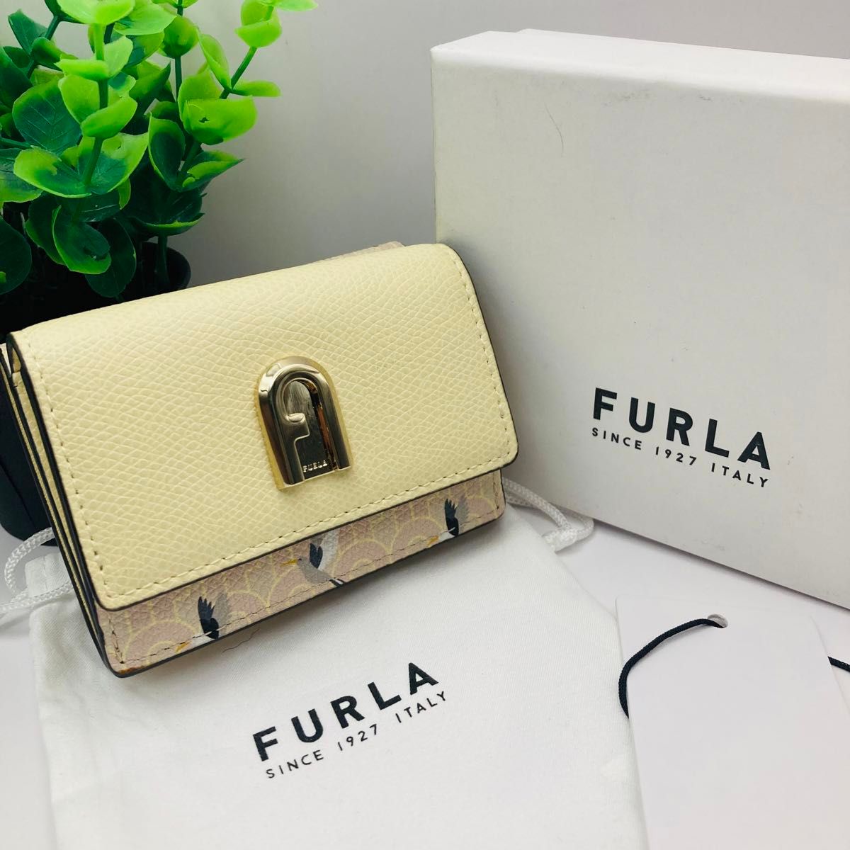 新品未使用品 フルラ FURLA ミニ財布 三つ折り財布 フルラ バイ 新品未使用品 フルラ FURLA ミニ財布 三つ折り財布 フルラ バイ