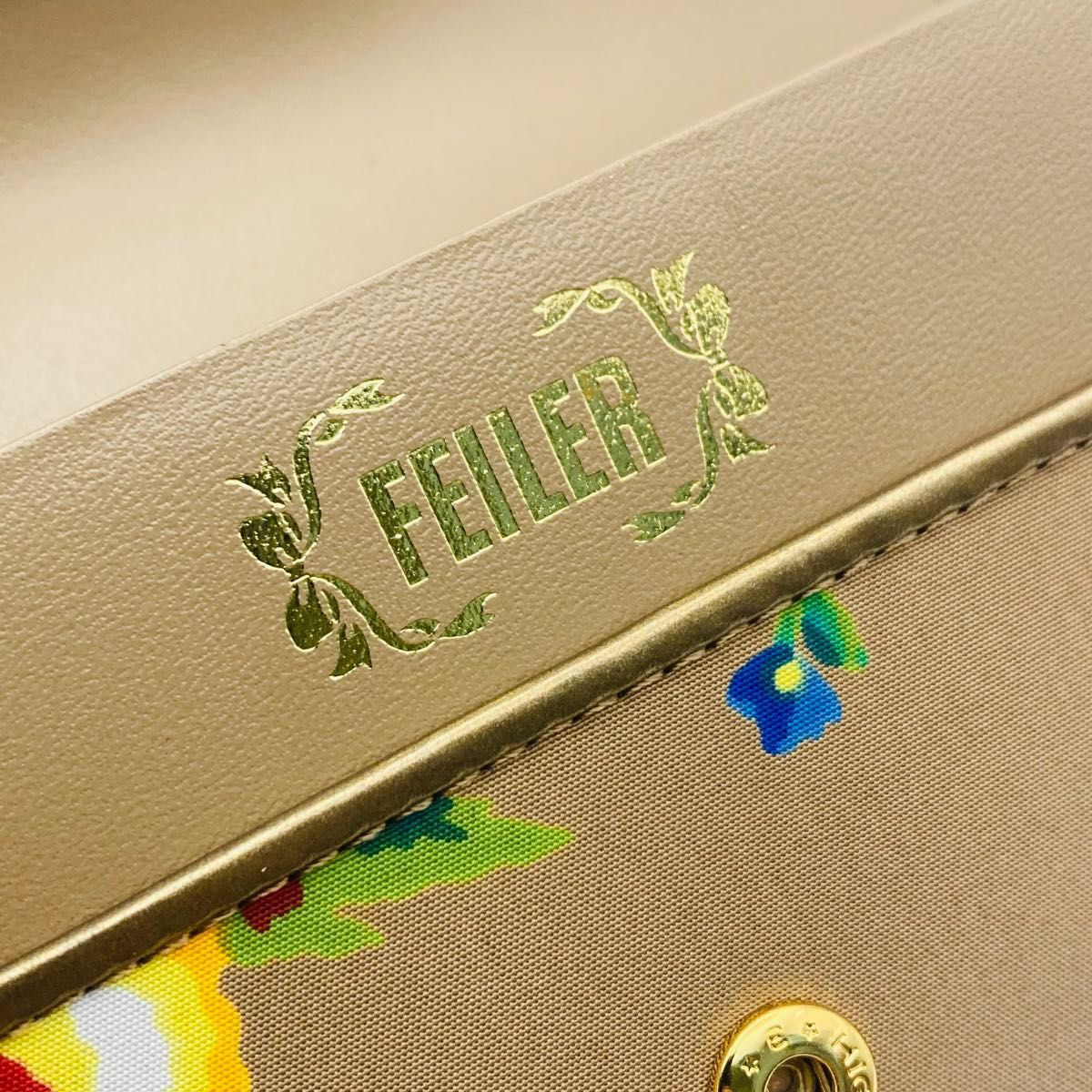 フェイラー 二つ折り財布 ハイジ柄|Yahoo!フリマ(旧PayPayフリマ) フェイラー 二つ折り財布 ハイジ柄|Yahoo!フリマ(旧PayPayフリマ)