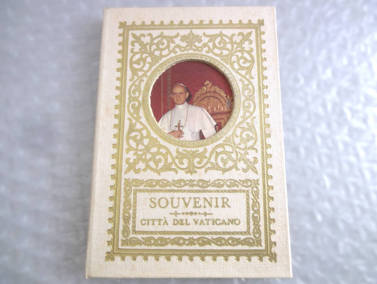 古いSOUVENIR CITTA DEL VATICANO バチカン OLDコイン切手セット 冊子 ピエトロ大聖堂 聖ペテロとパウロ 外国土産 現状古品_画像1