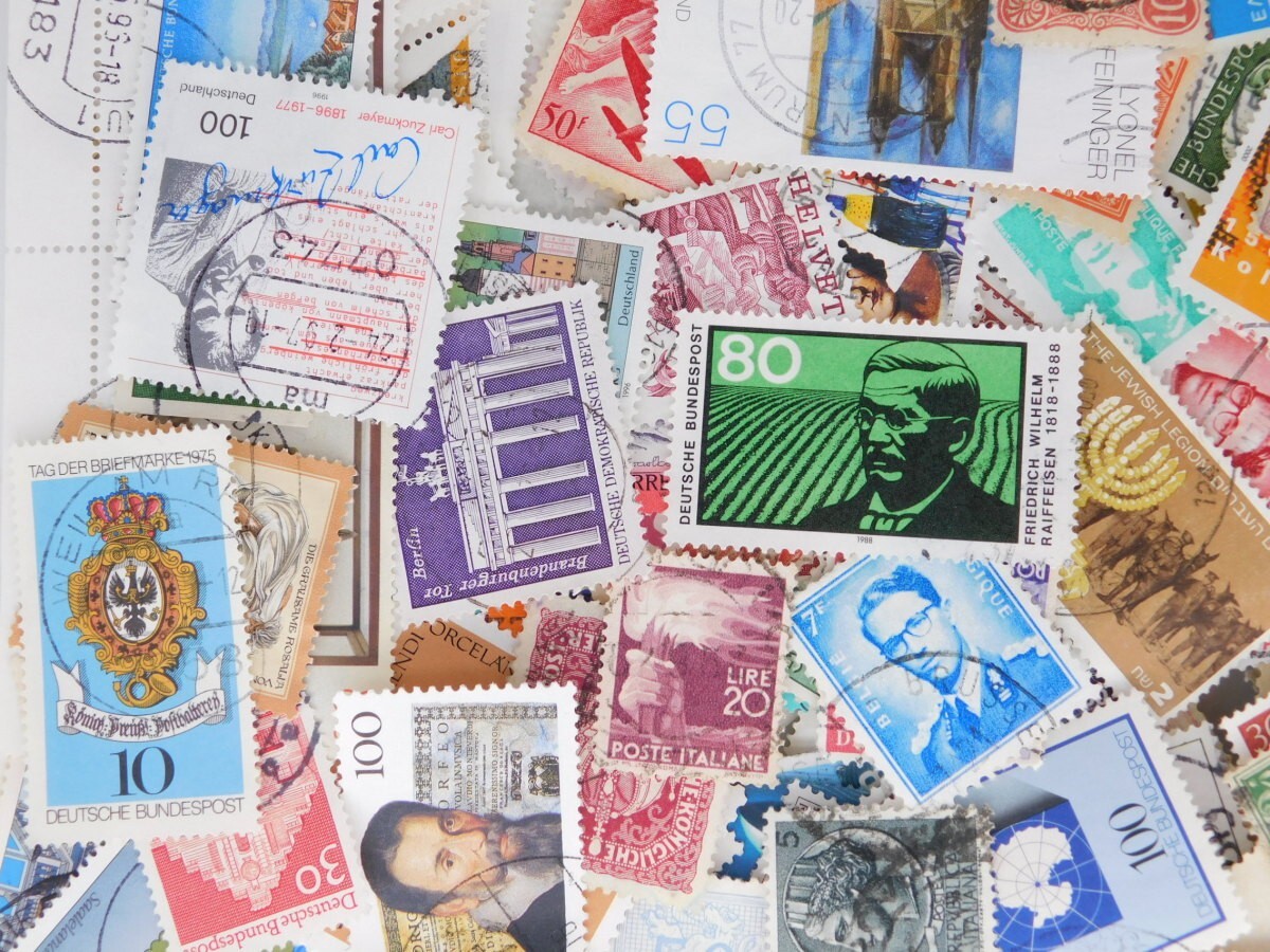 海外切手 外国切手 ヨーロッパ切手 １００枚　使用済切手　アンティーク コラージュ 紙もの_画像4