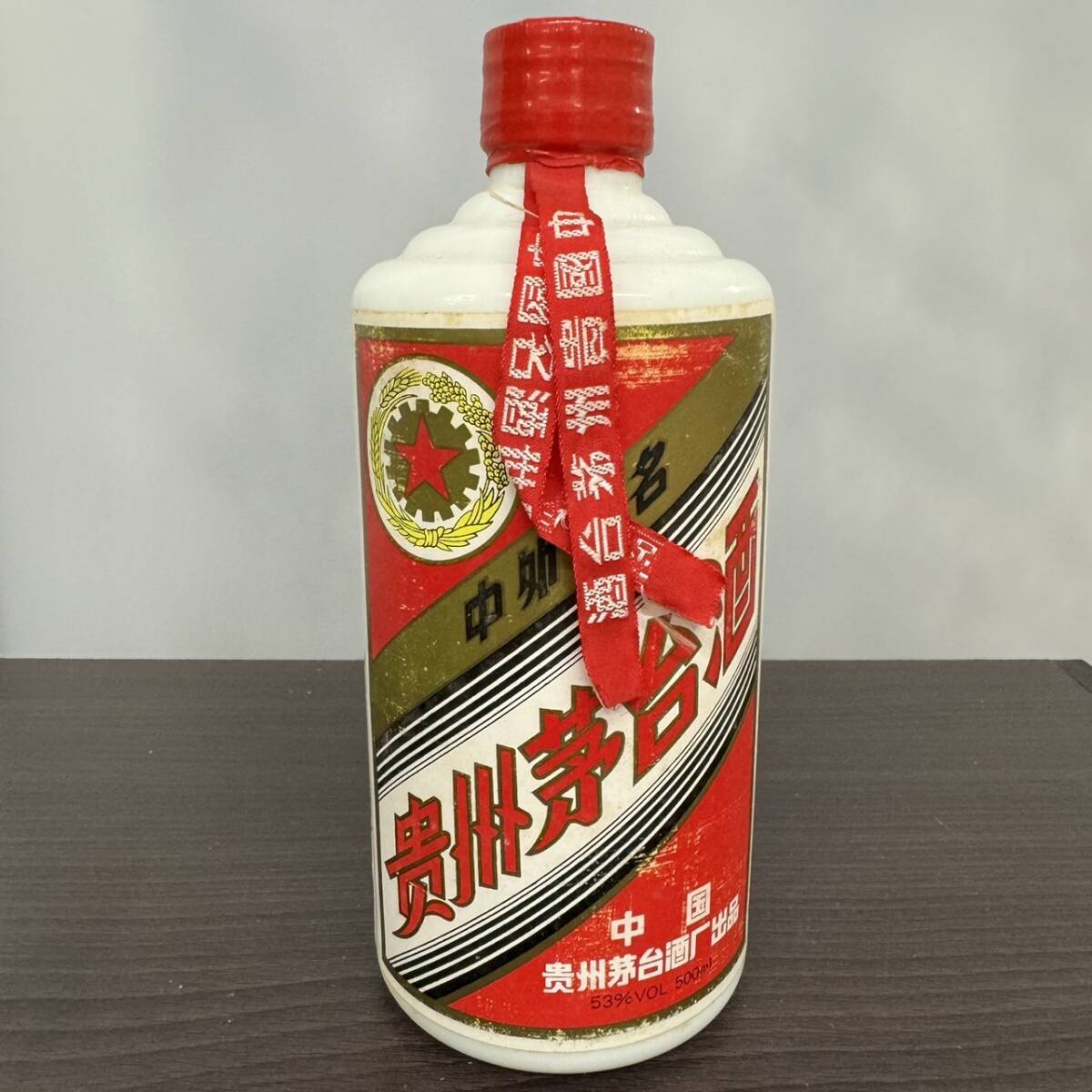 【未開栓・古酒】★1円スタート★貴州 芽台酒 五星麦ラベル スターラベル 53％ 500ml 箱付 中国酒 マオタイ 陶器ボトル 重量約991g #145の画像2