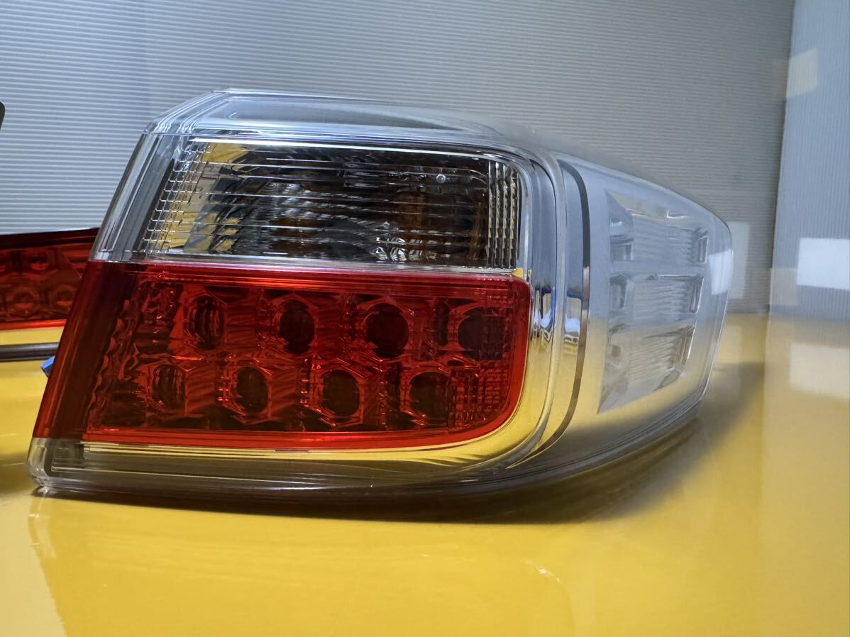  condition excellent,HONDA Odyssey RB3/RB4 original tail lamp left right finisher set KOITO 220-17754