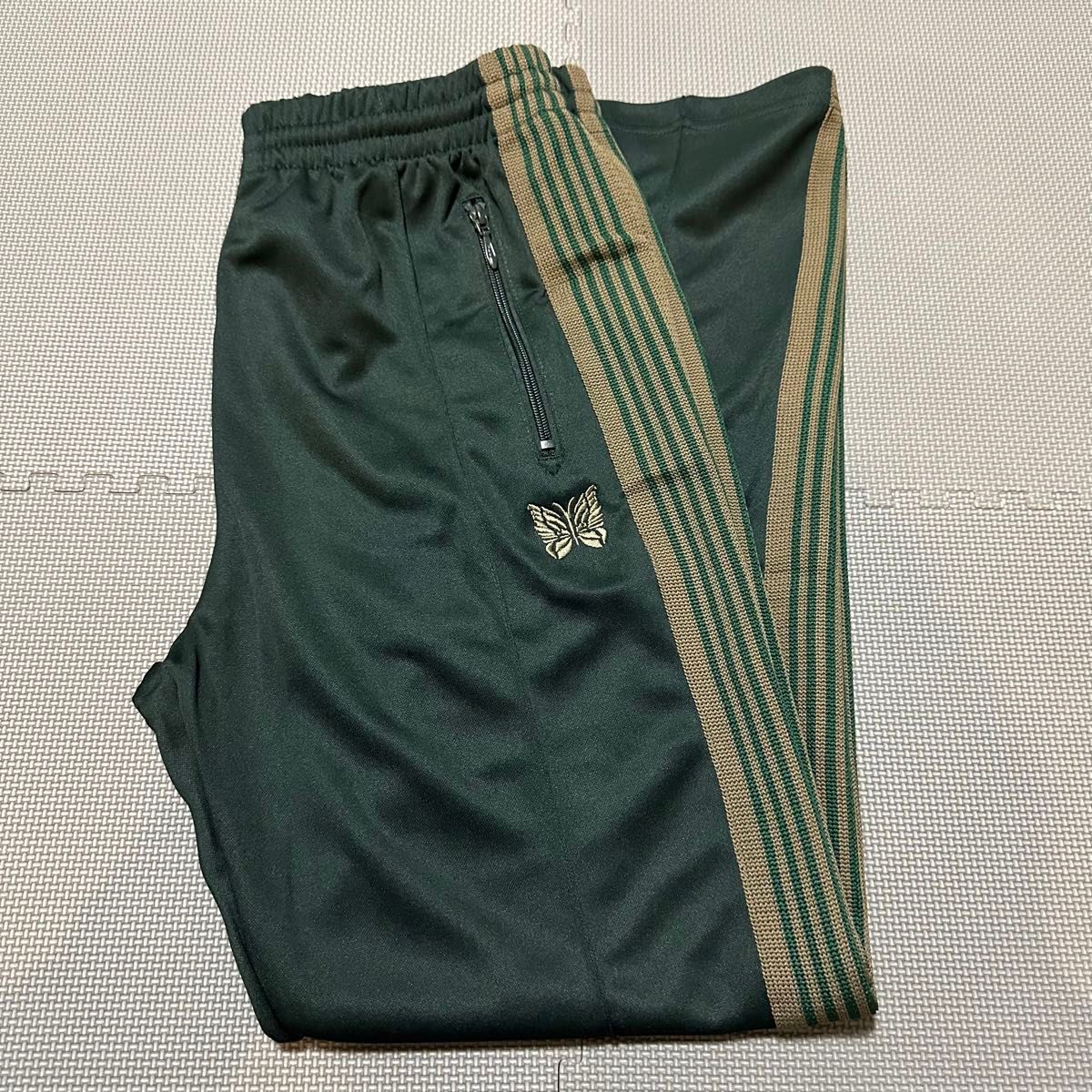 Needles ニードルス トラックパンツ ダークグリーン Mサイズ Needles ニードルス トラックパンツ ダークグリーン Mサイズ