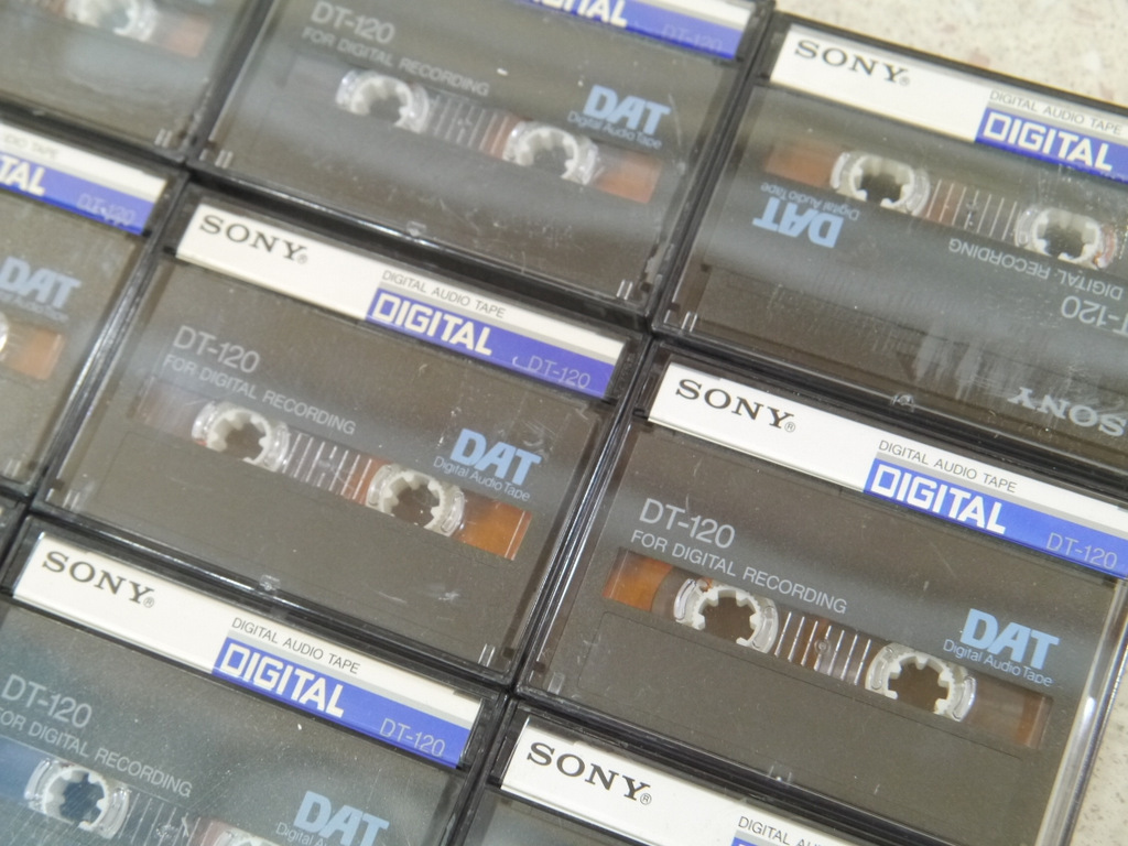 28 Sony DAT лента 120 минут 91 шт. комплект DT-120 запись завершено SONYdato звук оборудование аудио digital audio tape цифровой носитель записи магнитофон JAPAN б/у 