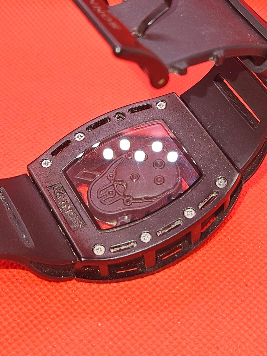 美品 SONNE ゾンネ メンズ腕時計 SO-S160BKBK トノー ドクロ スカル B0666_画像4